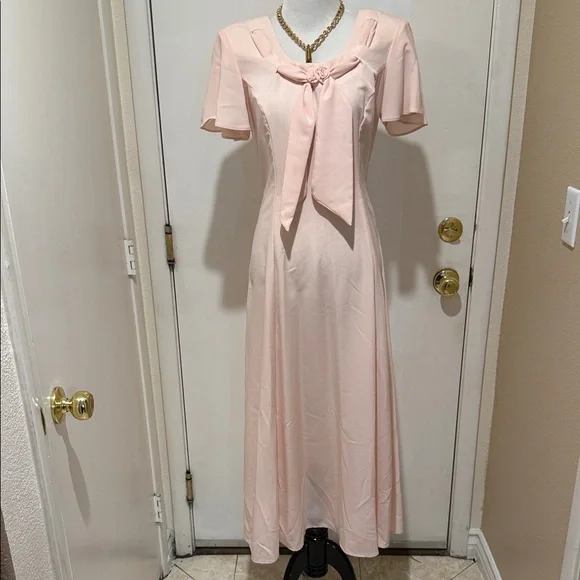 Caren Desiree Company | Dresses | Caren Desiree Company Elegant Pink Maxi  Dress With Bow Detail Euc Womens Size 4 | Poshmark